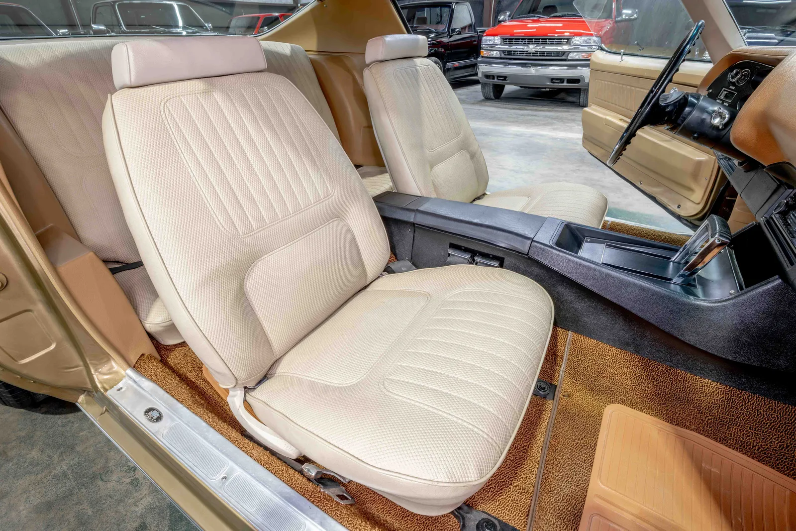 1970-Chevrolet-Camaro-Autumn Gold Poly-508917-48.jpg
